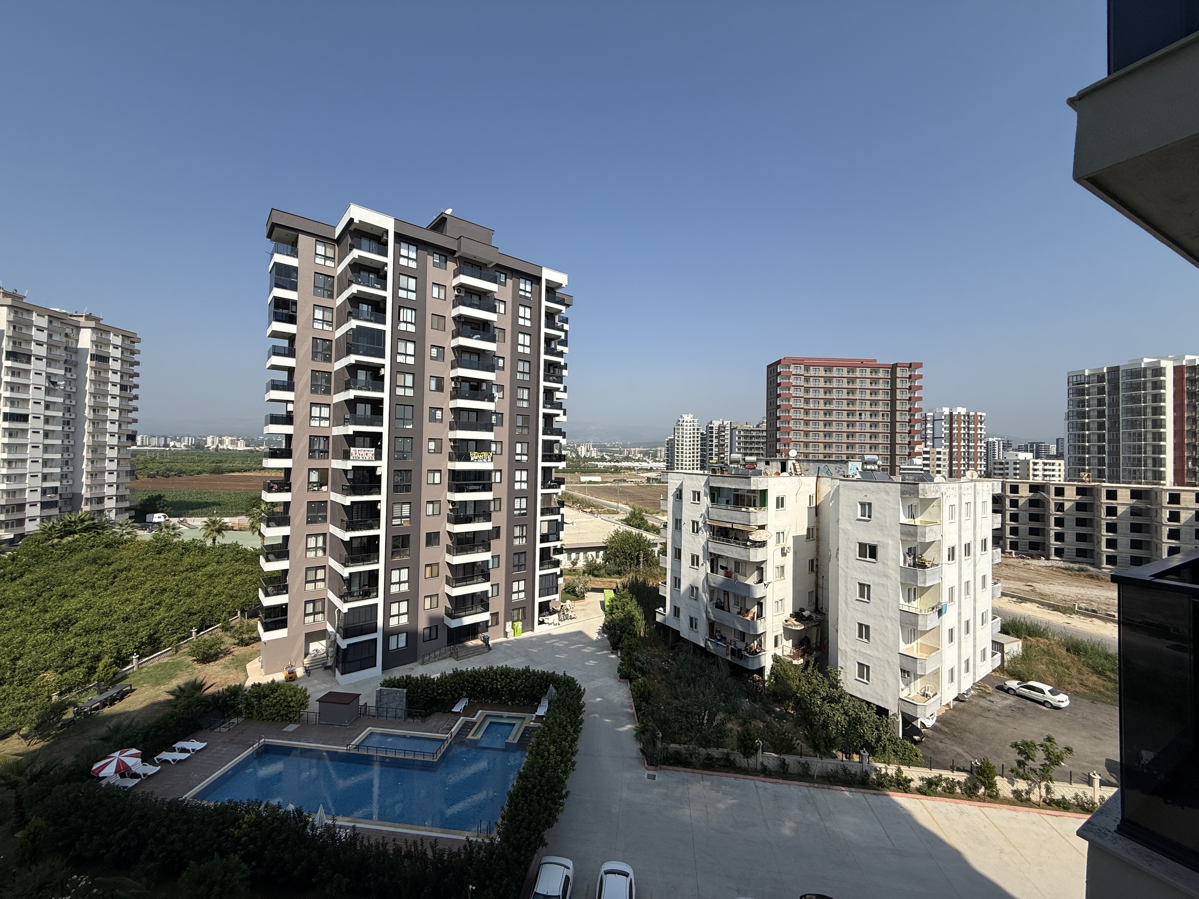 LİPARİS SUNFLOWERS 3 DENİZE YAKIN 1+1 EŞYALI GENİŞ DAİRE