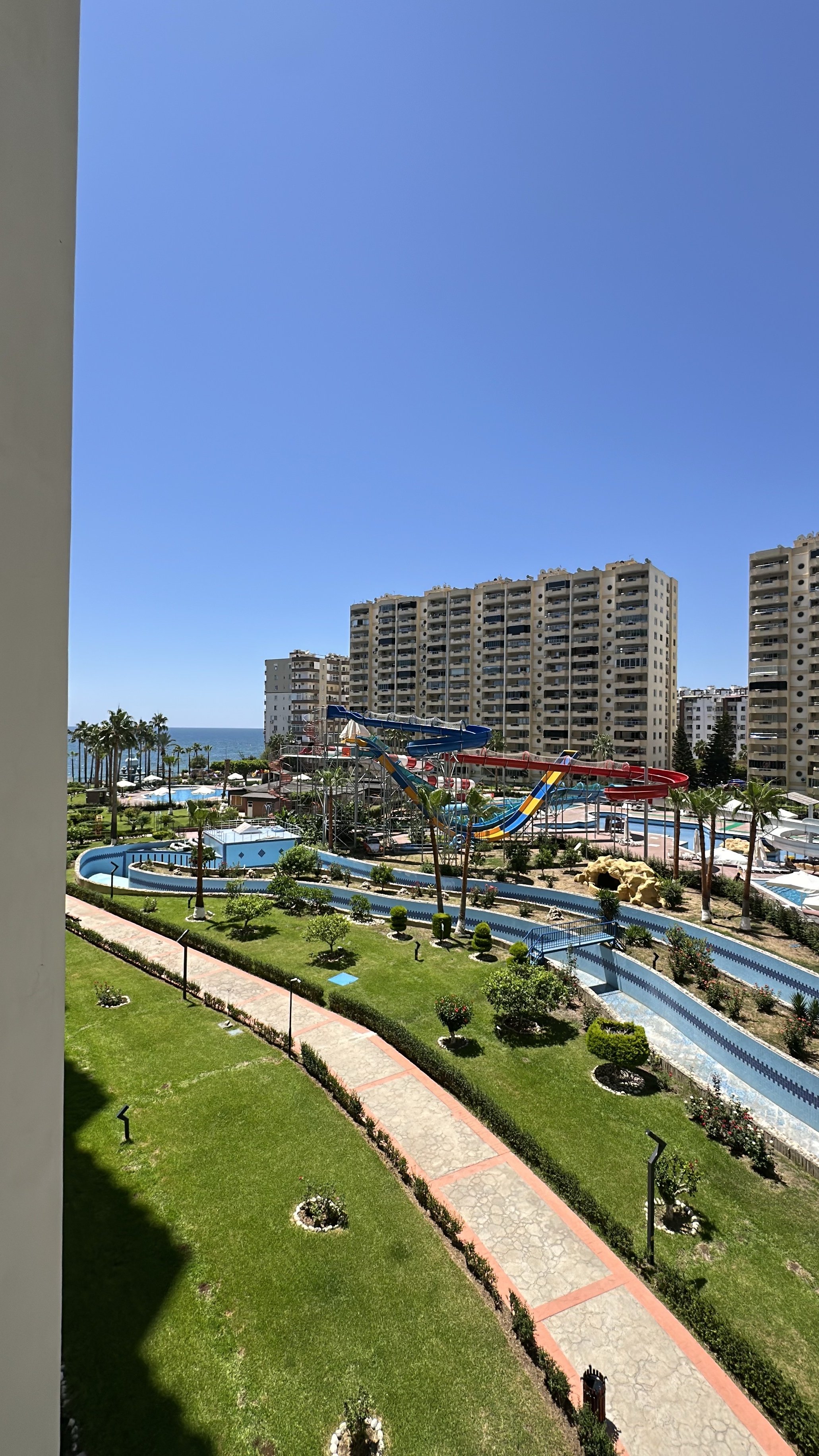 THOR'DAN FIRSAT SATILIK ÇEŞMELİ LİPARİS 5 3+1 195M2 EŞYALI DAİRE