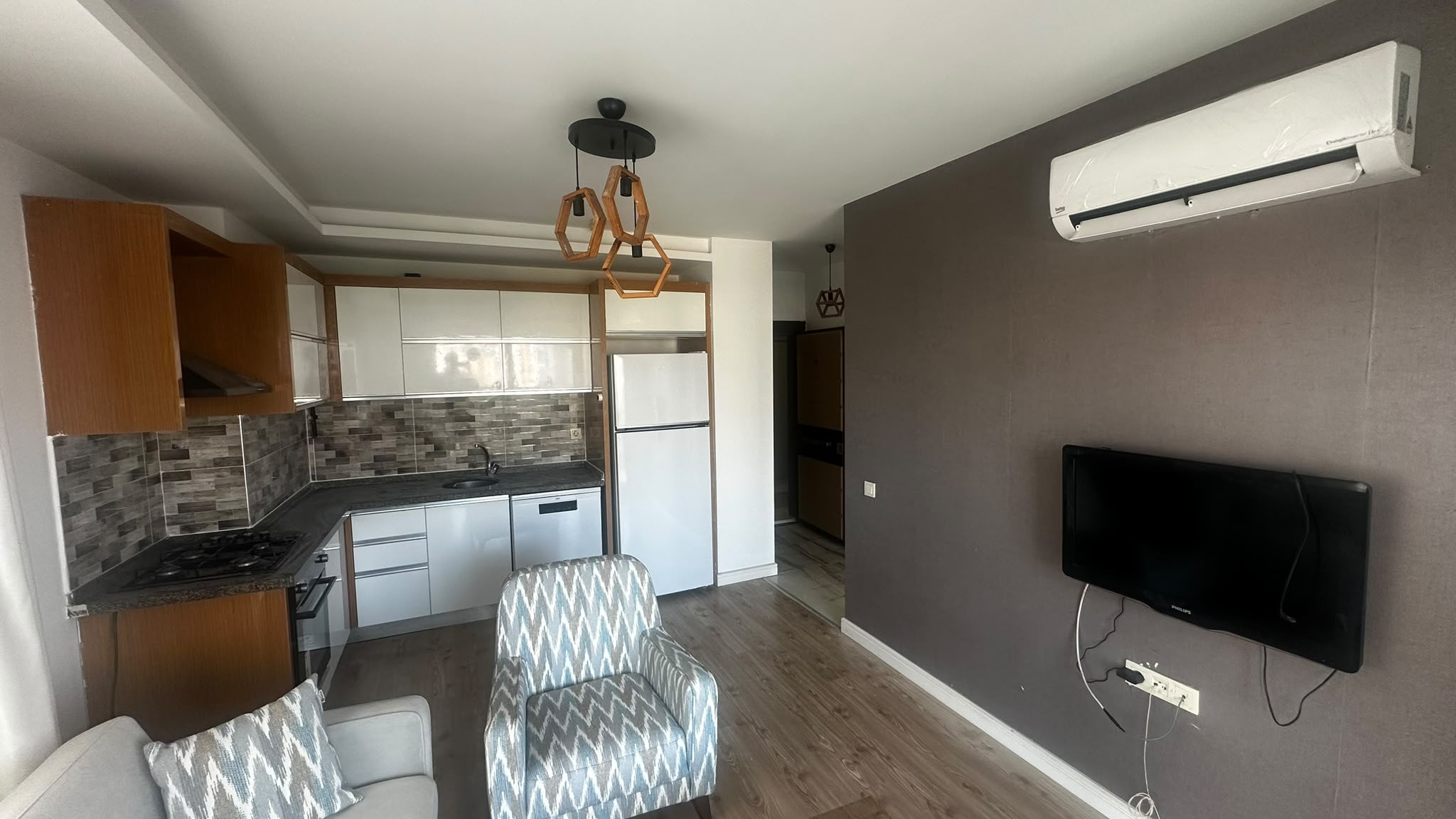 THOR'DAN YENİŞEHİR 34. CADDE ÜZERİNDE KİRALIK EŞYALI 1+1 DAİRE
