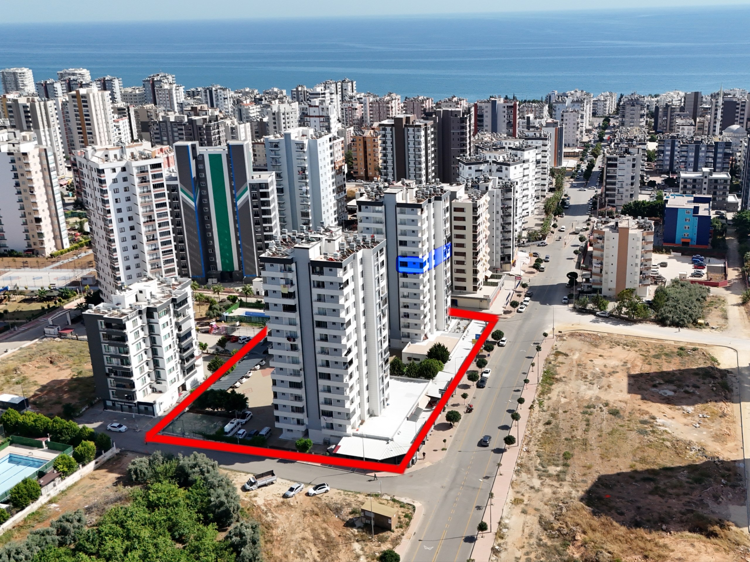 MEZİTLİ AKDENİZ MAHALLESİ'NDE GÜLTEN TOWERSTA GENİŞ 4+1 DAİRE